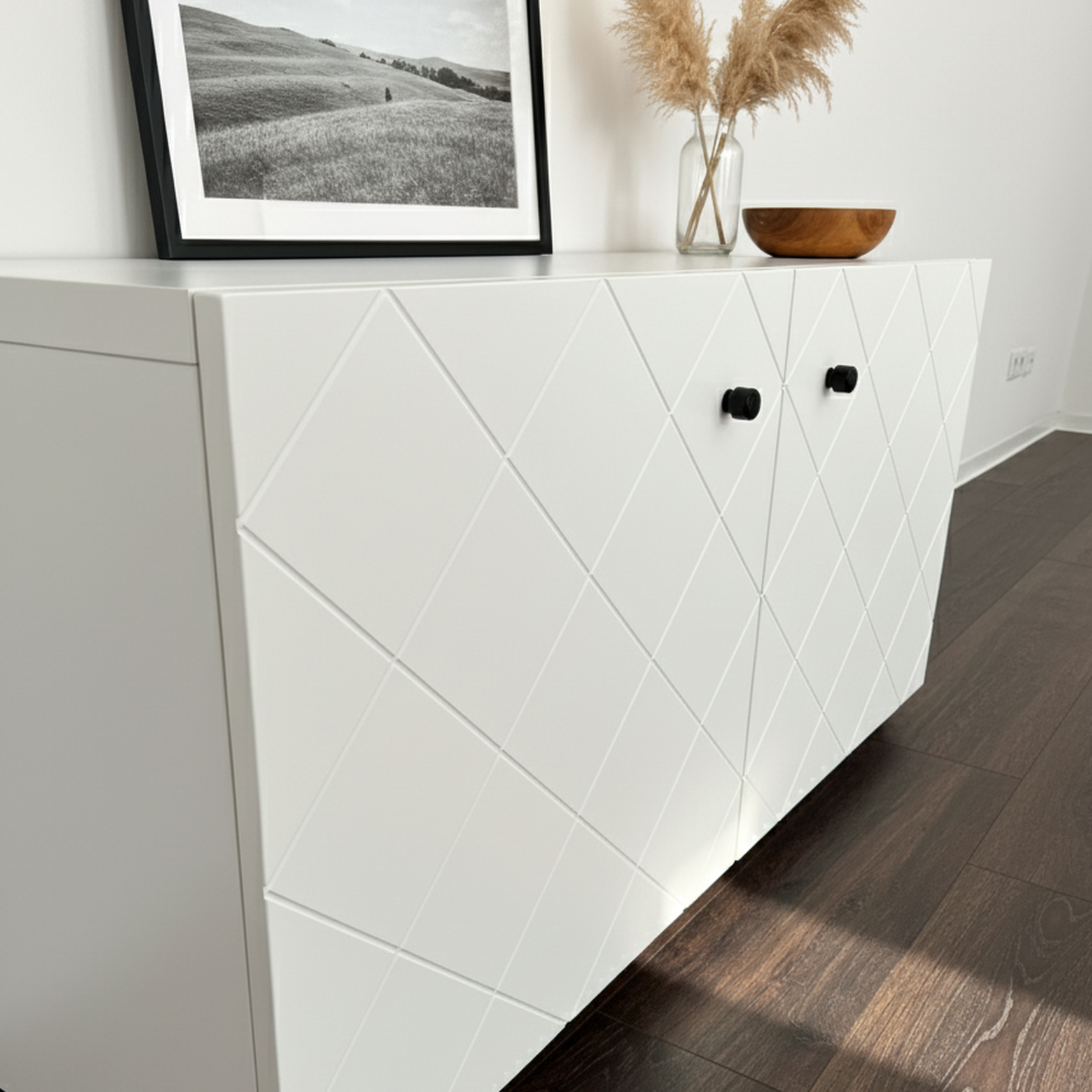 Frontura Tabula Möbelfront groß in weiss an einem IKEA BESTÅ Sideboard